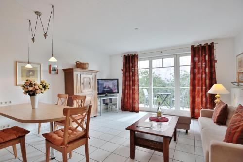 Haus Strandstrasse 150 Appartement 11 — 4-Star Luxury Hotel in Timmendorfer Strand, Germany