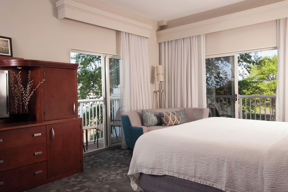 Courtyard Charleston Waterfront by Marriott - photo 7