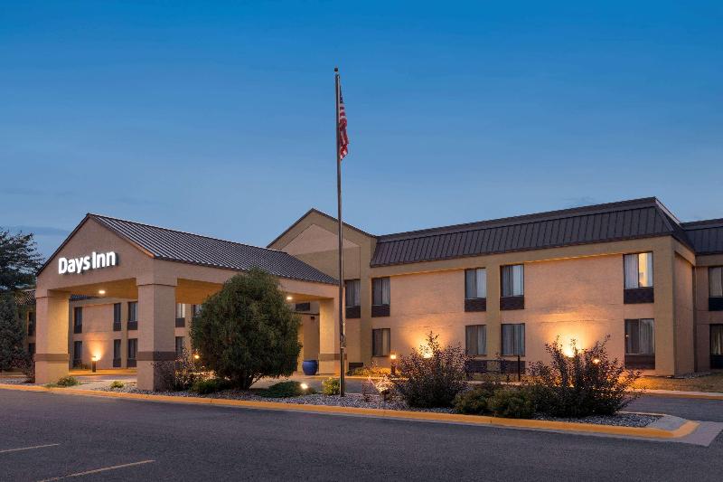 Days Inn by Wyndham Fargo West Acres - photo 2