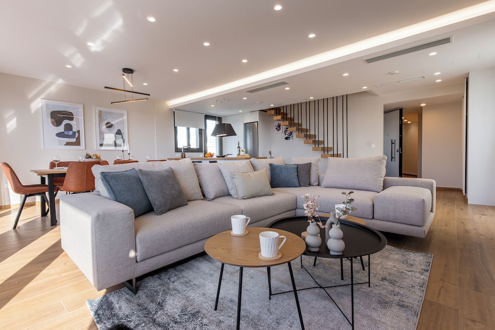Riviera Escape Suites — 4-Star Luxury Hotel in Athens, Greece