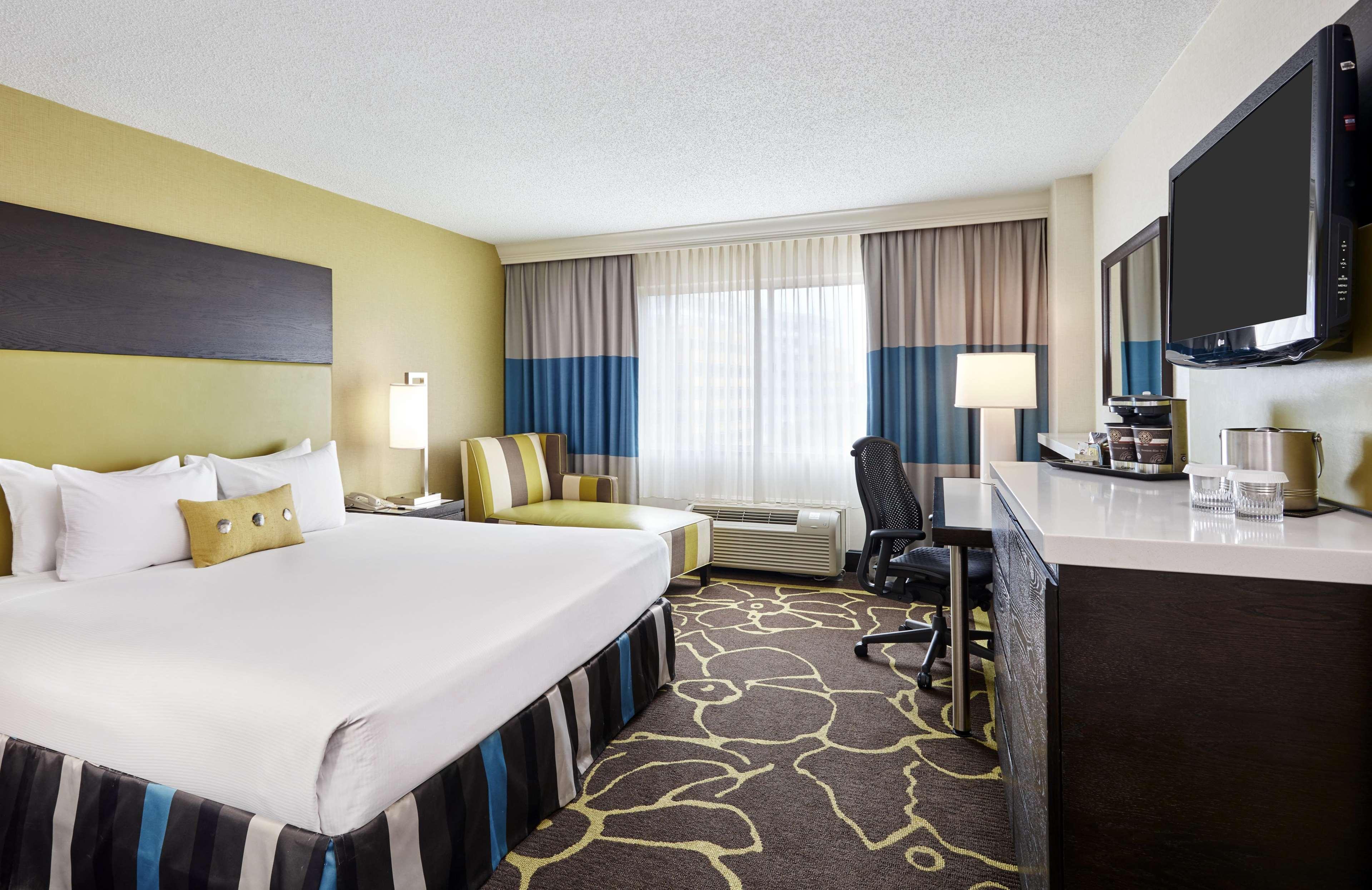 DoubleTree by Hilton Charlotte Gateway Village - photo 28