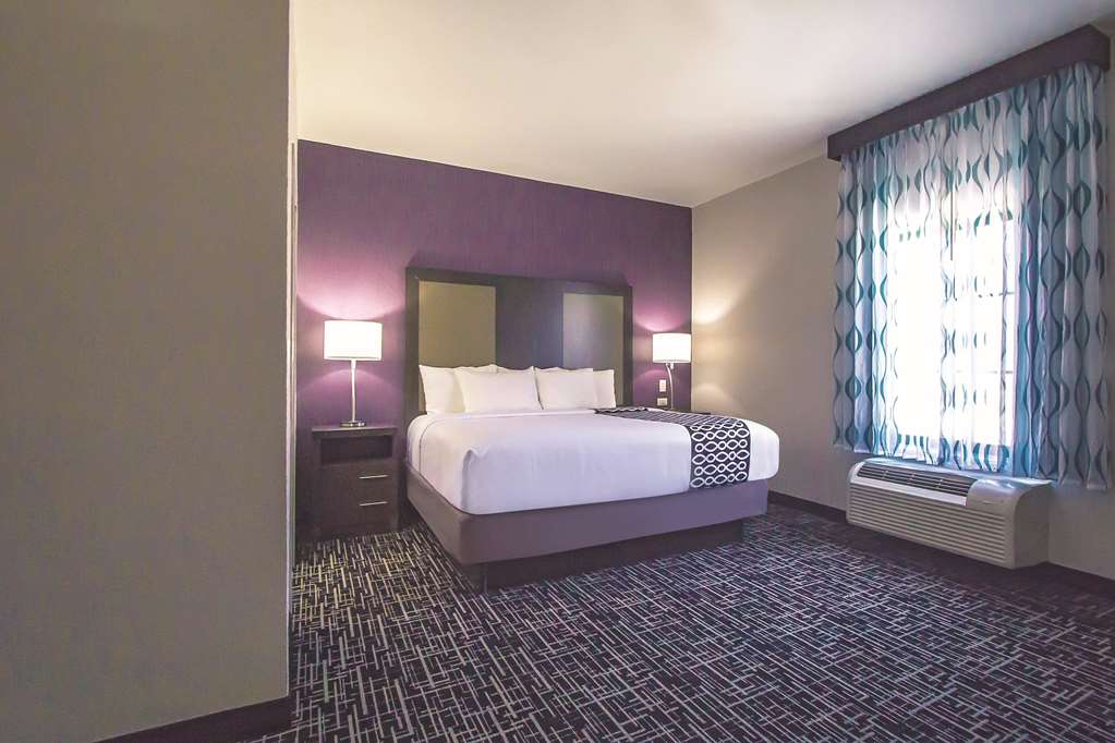 La Quinta Inn & Suites by Wyndham Pampa - photo 56