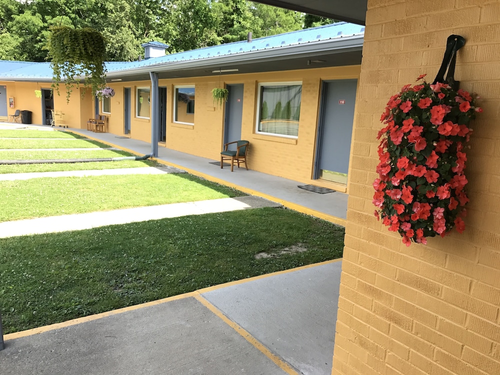 Greystone Motel - photo 27