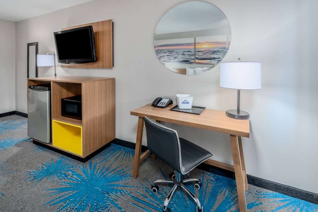 Days Inn by Wyndham Los Lunas - photo 15