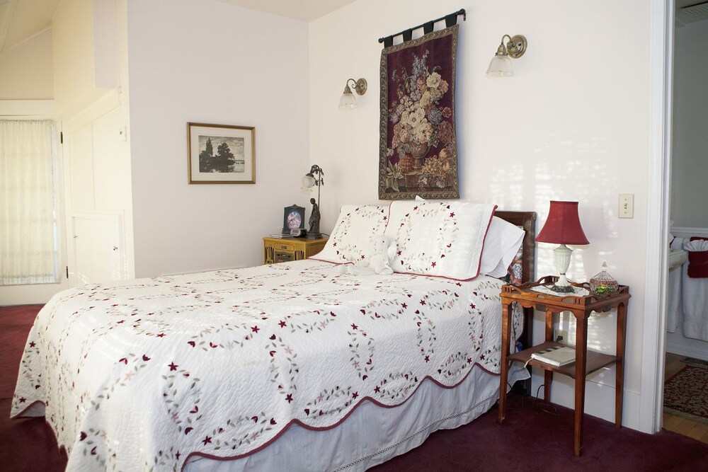 Barretta Gardens Inn - photo 8