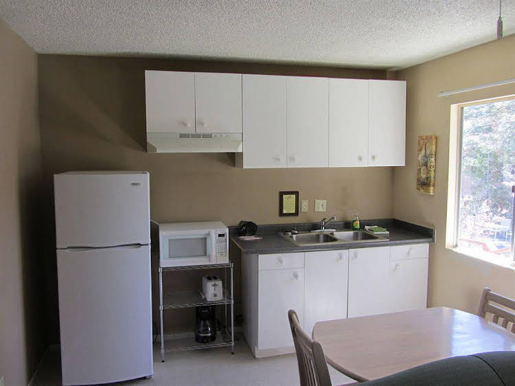 Pine Woods Resort - photo 12