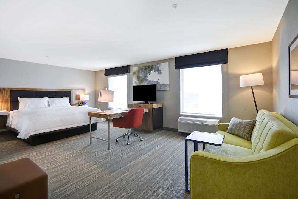 Hampton Inn & Suites Detroit Warren - photo 15