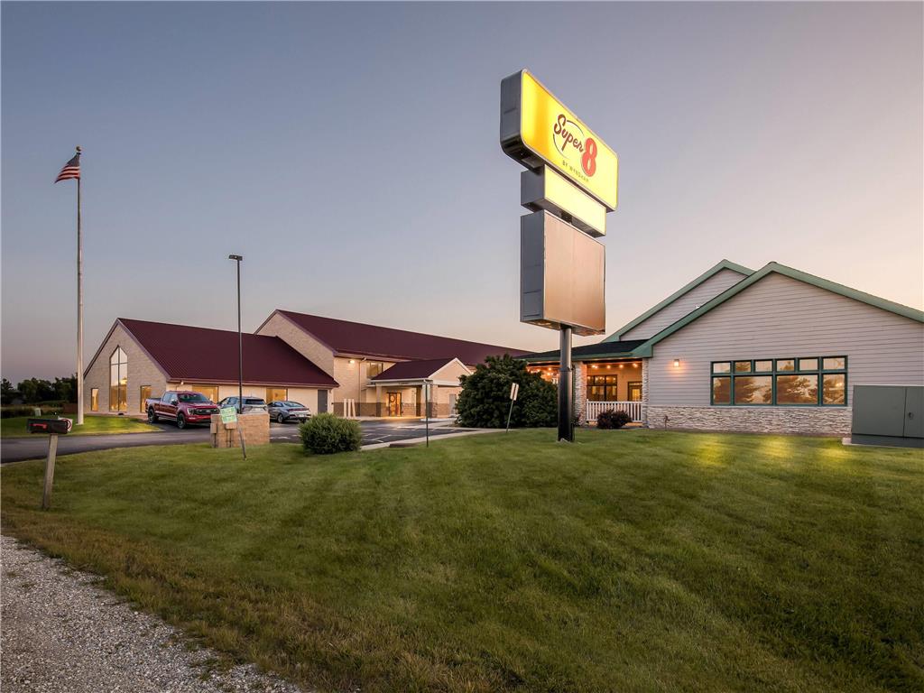 Super 8 by Wyndham Sturtevant Racine - photo 8
