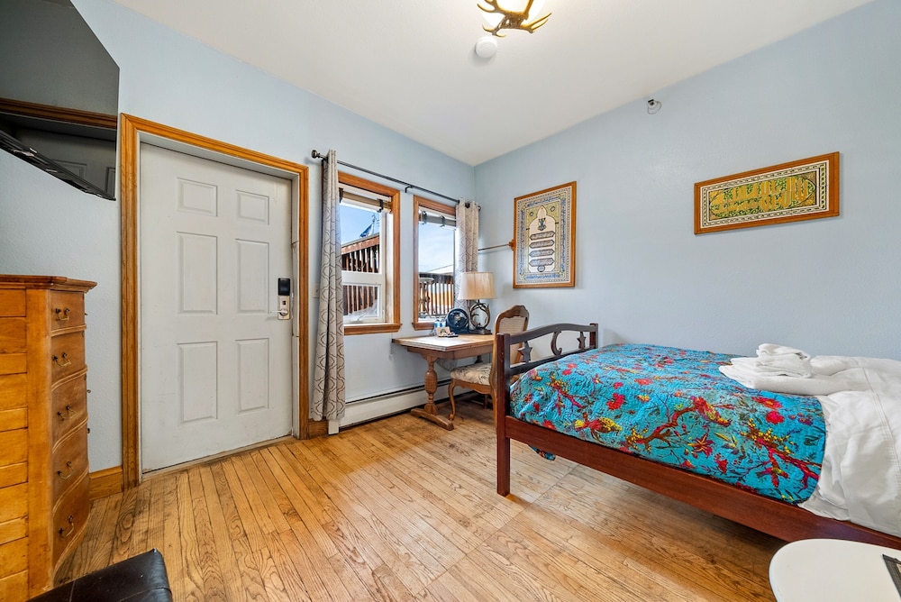 Qupqugiaq Inn - photo 38