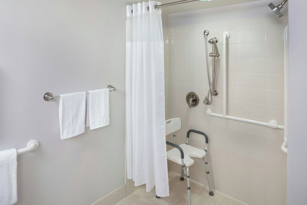 Courtyard by Marriott Miami Airport - photo 20