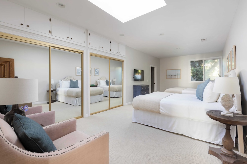 Vista by Avantstay Stunning Estate w Views of the Pacific Ocean Pool & Spa - photo 25