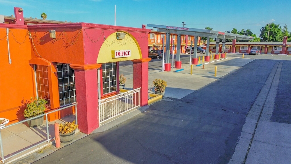Sunstar Inn Los Banos near I 5 - photo 19