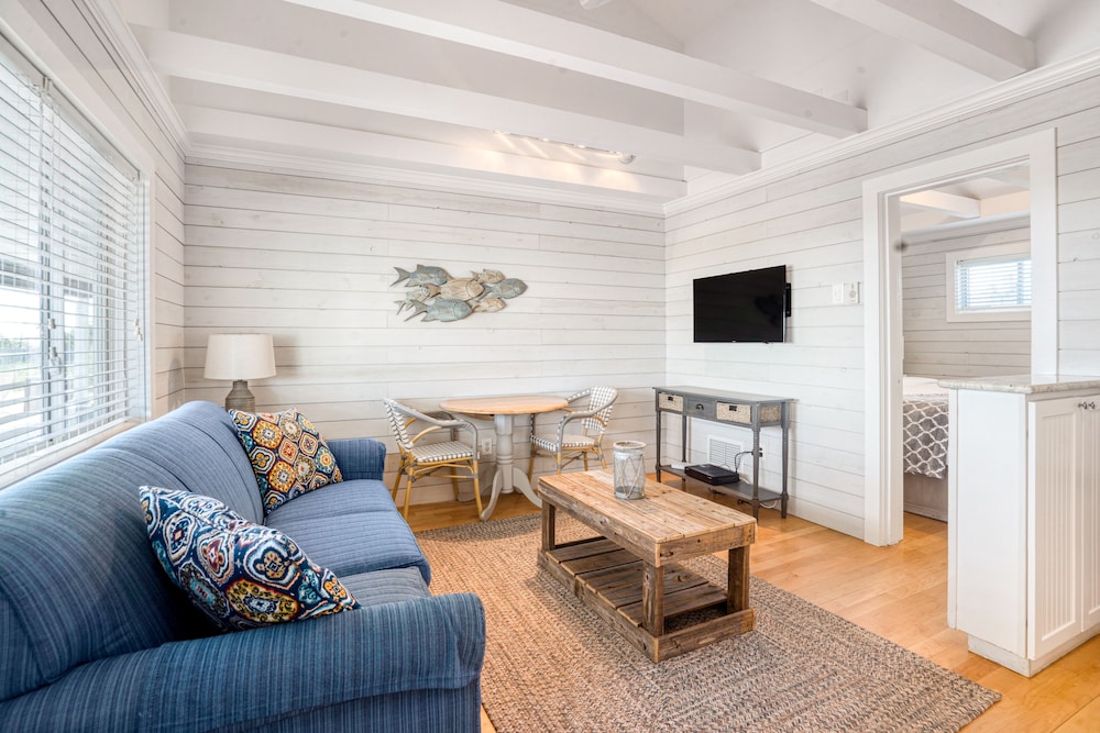 Driftwood Resort - photo 93