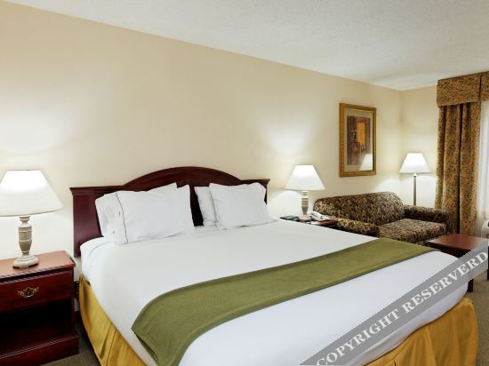 Express & Suites Huntsville University Drive - photo 11