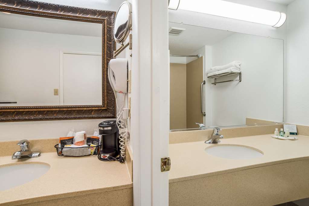Quality Inn Mt. Vernon - photo 16