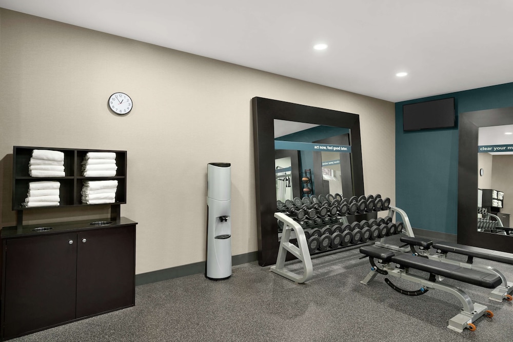 Hampton Inn & Suites Exeter - photo 39