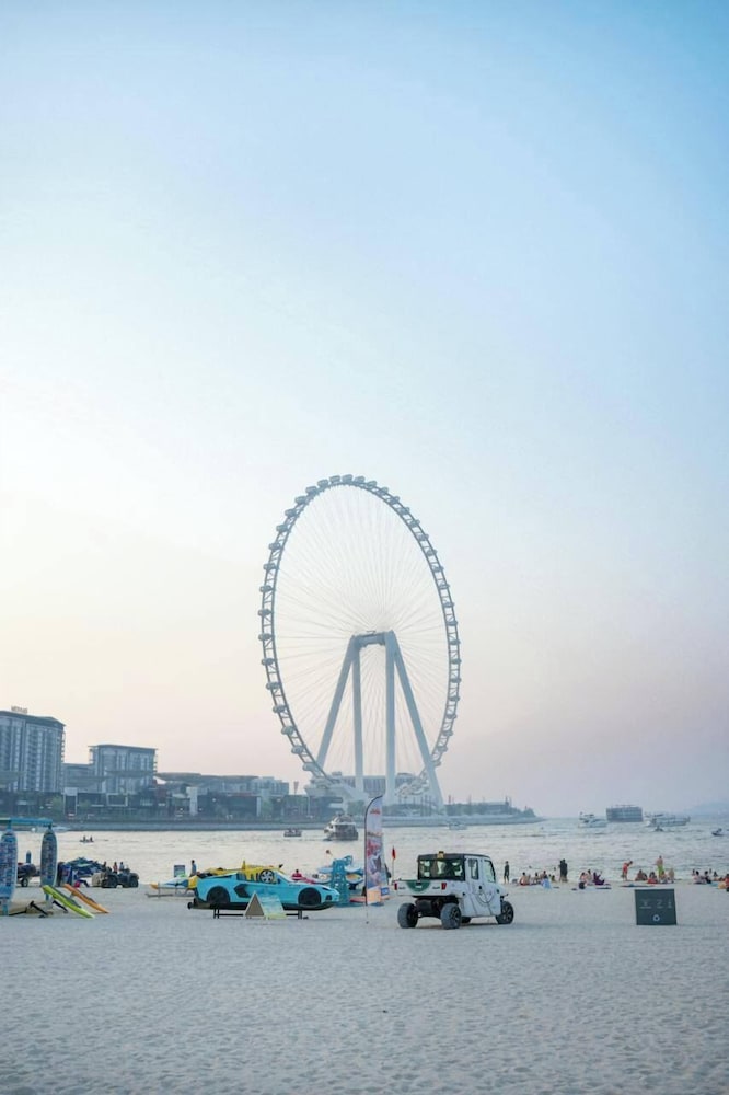 The Blue Parrot - last minute hotel in Dubai