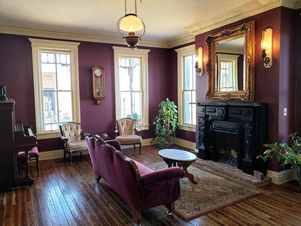 Iron Horse Hotel - photo 6
