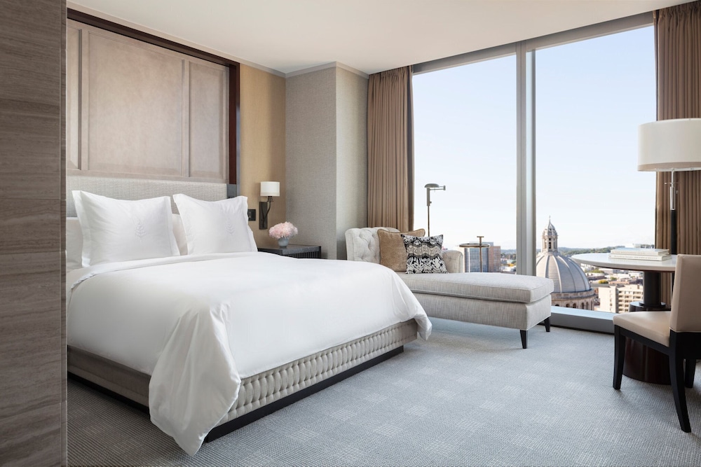 Four Seasons Hotel One Dalton Street Boston - photo 8