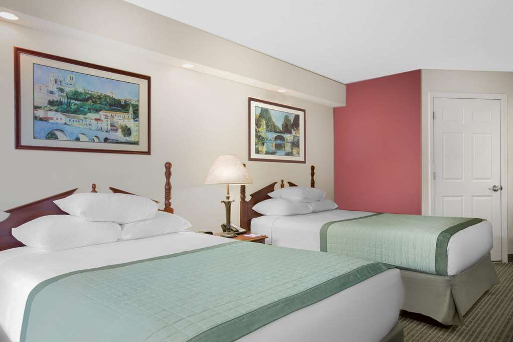 Baymont by Wyndham Tuscaloosa - photo 10