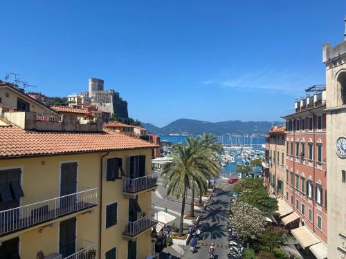 Bussola In Holidays Lerici — 4-Star Luxury Hotel in Lerici, Italy