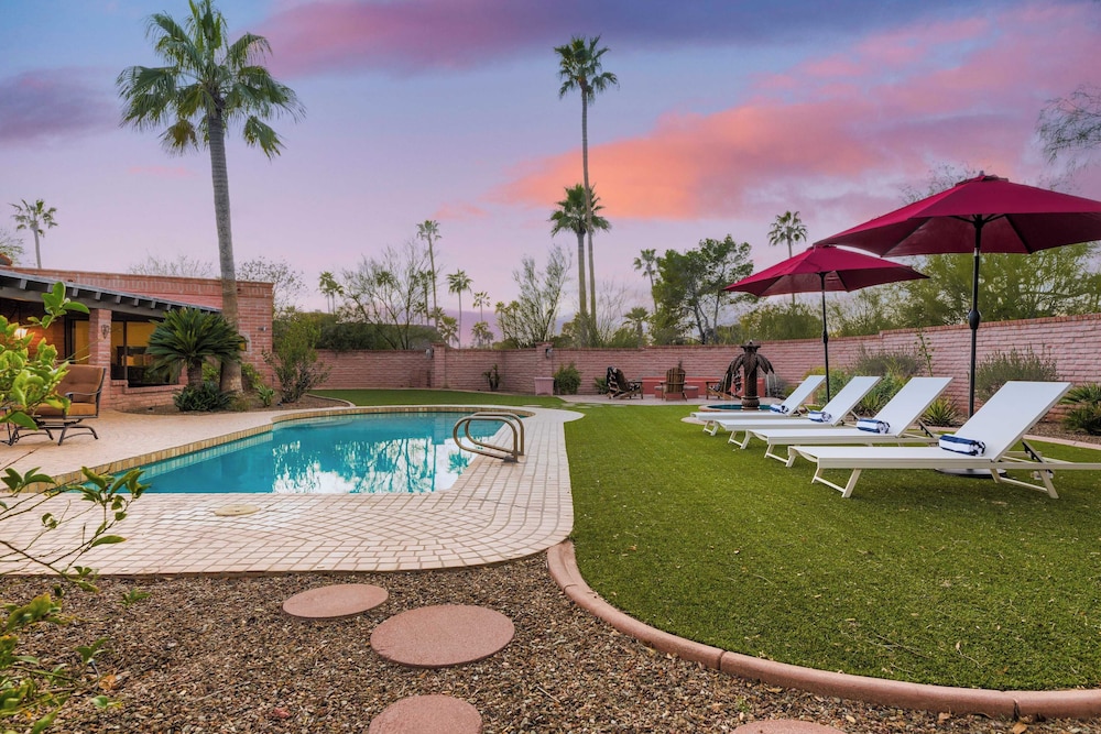 Charming 5BDR Hacienda w Pool Fire Pit Billiards La Casona by AvantStay - photo 41