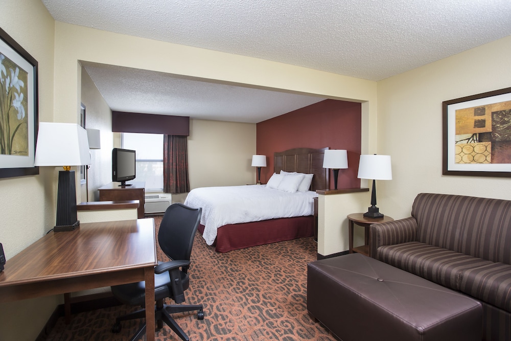 Hampton Inn Shawnee - photo 6