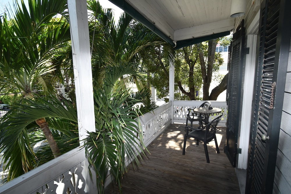 Simonton Court Historic Inn & Cottages - photo 103