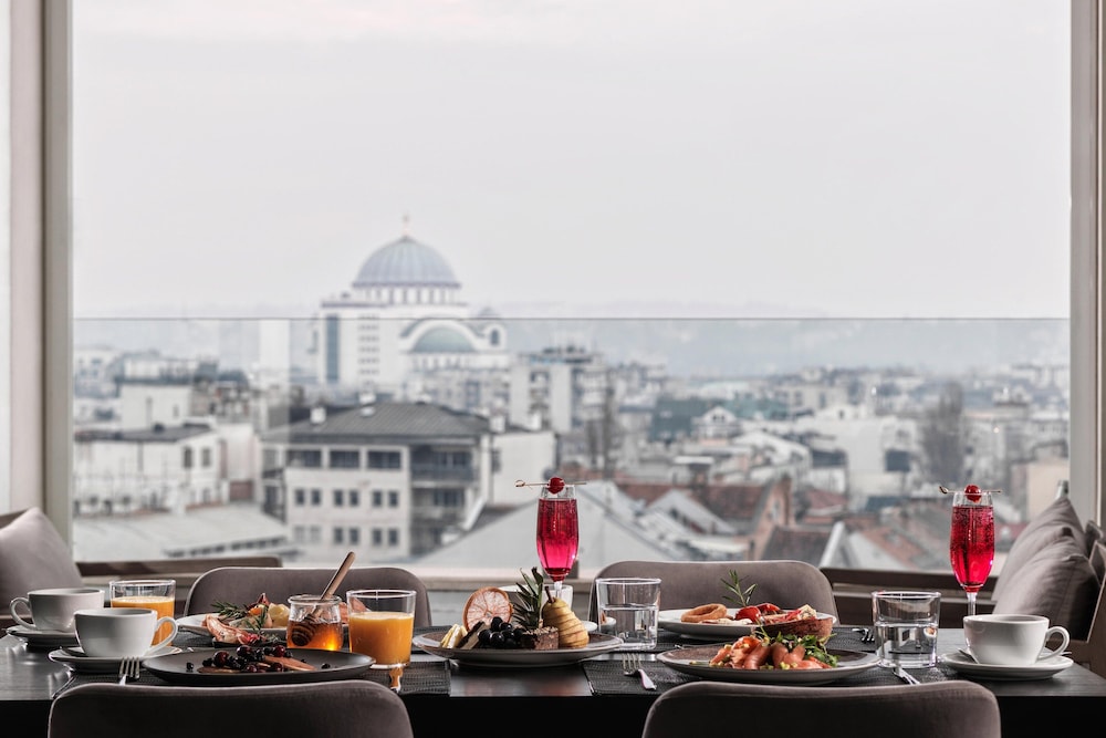 מזון ומשקאות