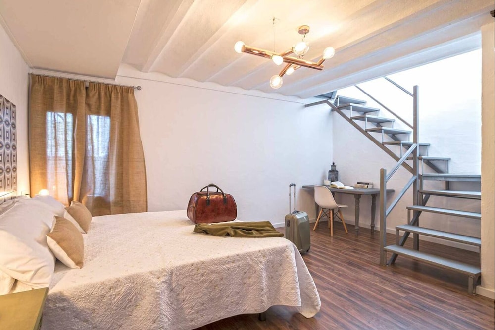 Selecta Apartments Los Venerables — 4-Star Luxury Hotel in Sevilla, Spain