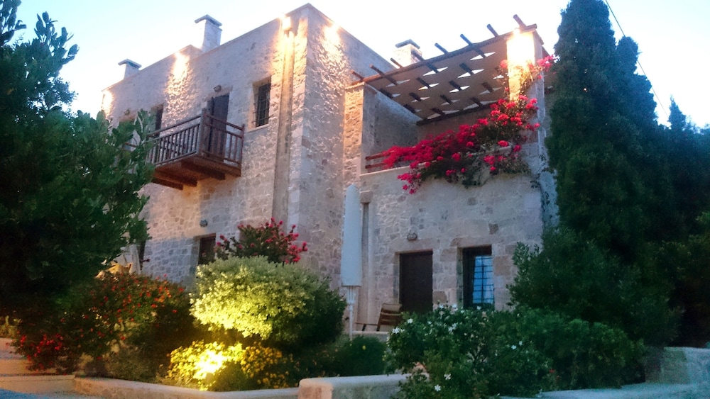 Lithos Traditional Houses — 4-Star Luxury Hotel in Sitia, Greece