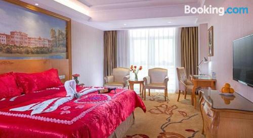 Vienna Classic Hotel Shenzhen Pingshan Yingzhan Toursim Garden — 4-Star Luxury Hotel in Shenzhen, People's Republic of China