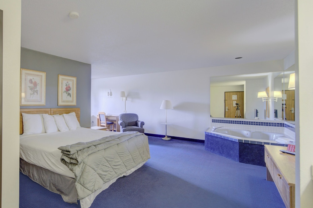 Capital O Amerihost Inn and Suites Fulton Hwy 54 MO - photo 20