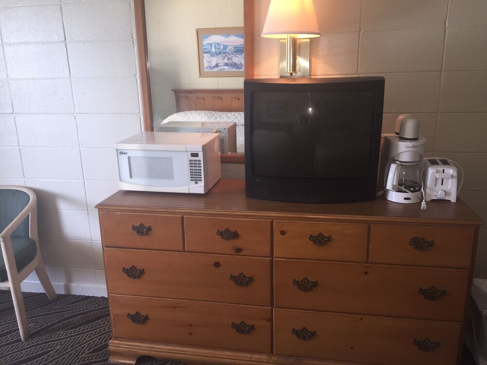 Admiral Motor Inn - photo 9