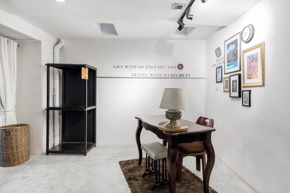 Concierge desk