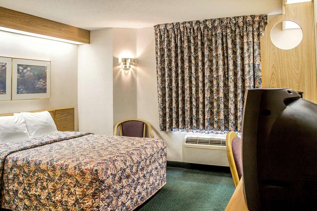 Rodeway Inn Abbotsford - photo 11