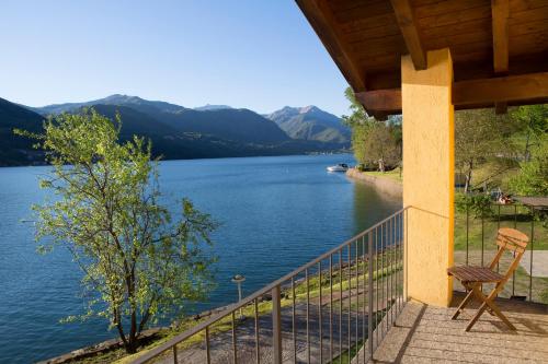 Violina Casa Vacanze — 4-Star Luxury Hotel in Pettenasco, Italy