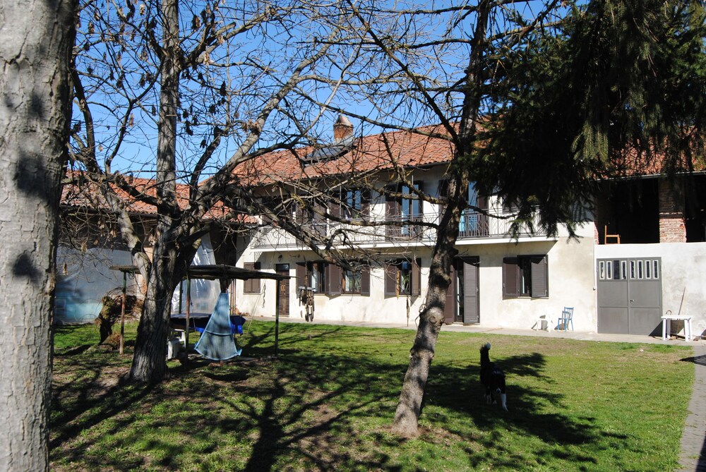 Rustico Felix Affittacamere — hotel in Savigliano