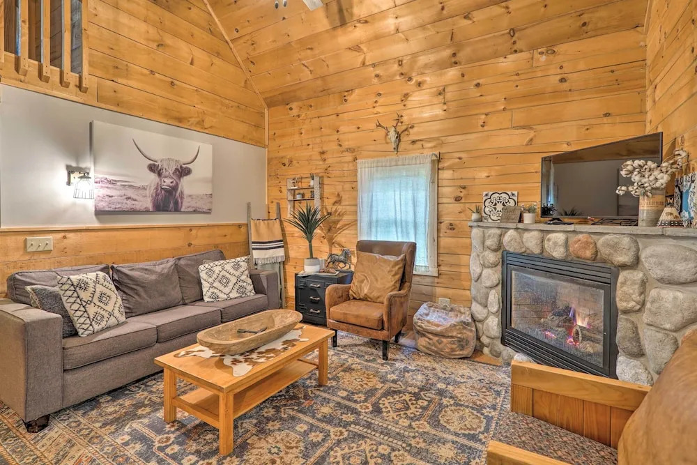 Cozy Retreat with Porch and Double JJ Resort Access - featured photo
