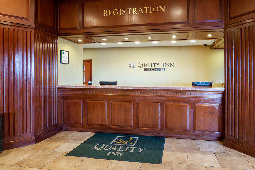 Clarion Inn & Suites By Hampton Convention Center - photo 3