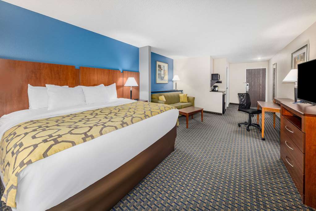 Baymont by Wyndham Pratt - photo 30