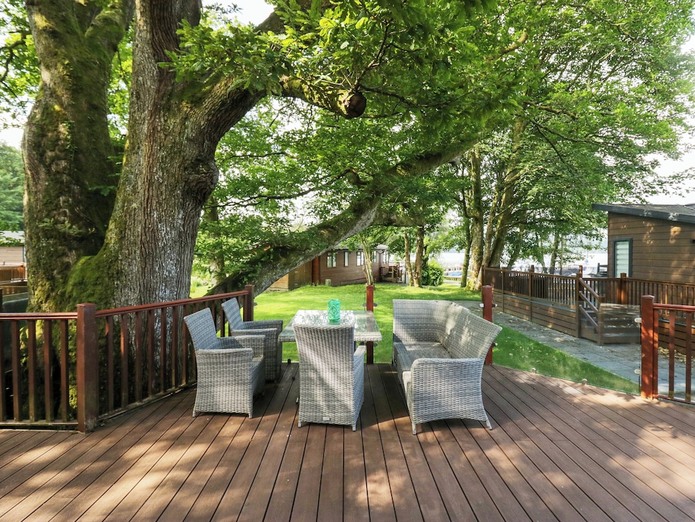 Tranquil Waters - carbon neutral hotel in Windermere