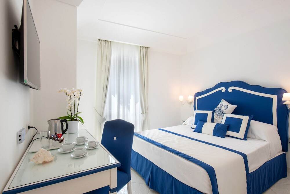 Villa Viviani — 4-Star Luxury Hotel in Amalfi, Italy