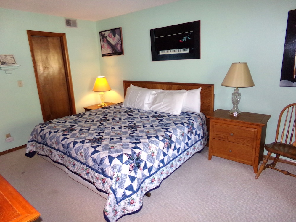 Mountainside 2 Bed 2 Bath - photo 7