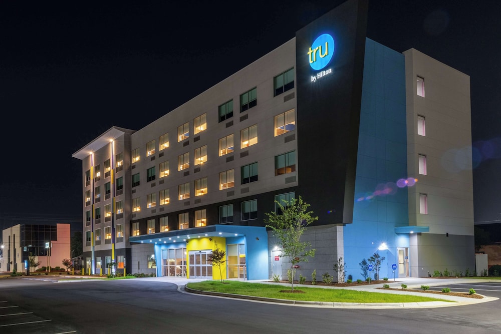 Tru by Hilton Fayetteville Fort Liberty - photo 30