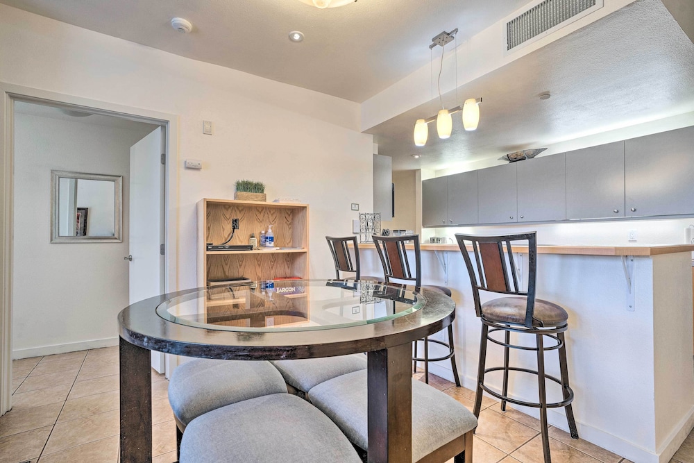 Steps to Lake Chelan Condo with Resort Amenities - photo 6