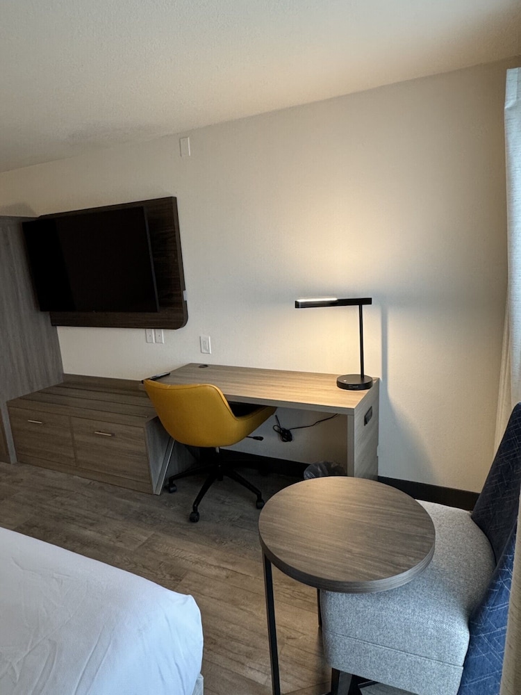 Holiday Inn Express Denver Central North by IHG - photo 19