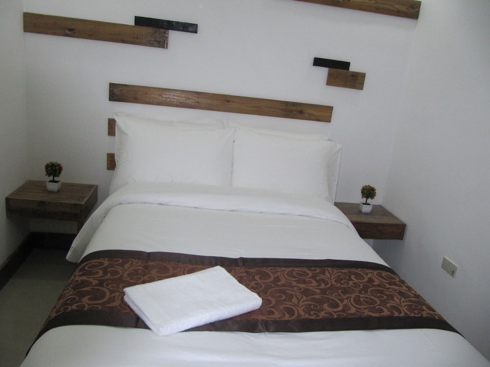 The Dennison Hotel — Angeles City — photo 5