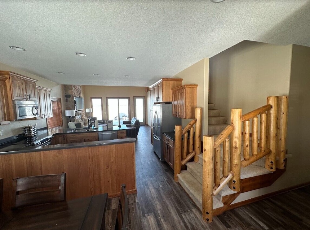 Quarterdeck Resort & Restaurant - photo 125
