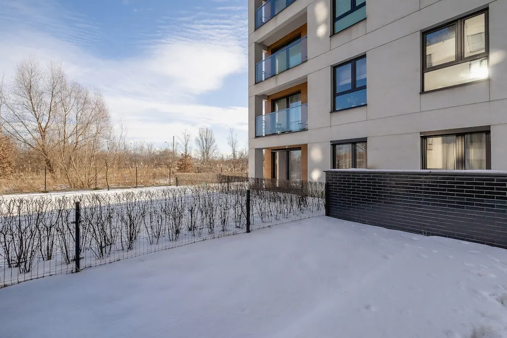 Dąbska Studio with Terrace & Parking by Noclegi Renters — 4-Star Luxury Hotel in Krakow, Poland